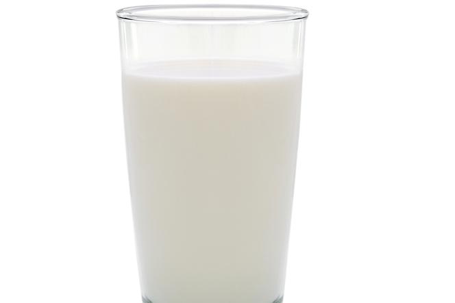 szklanka mleka