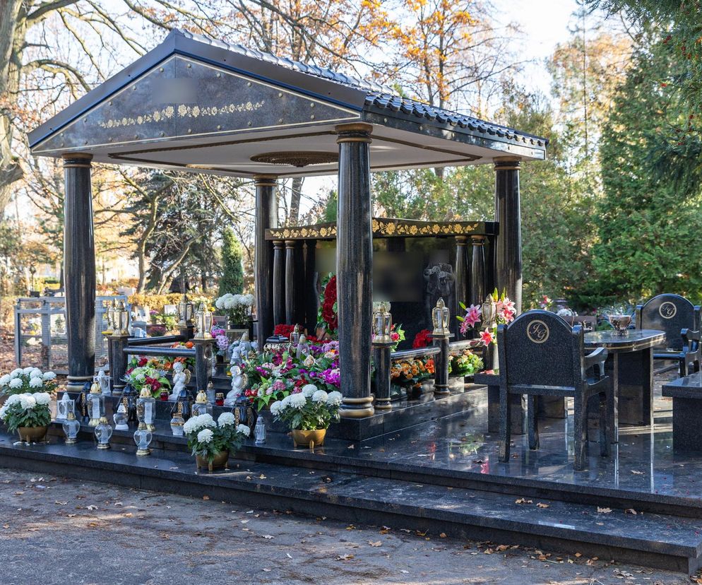 Tego grobu nikt się nie spodziewał! Zadaszenie, stół i krzesła na cmentarzu w Poznaniu