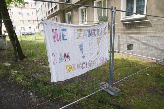Ogrodzony plac zabaw na Winogradach