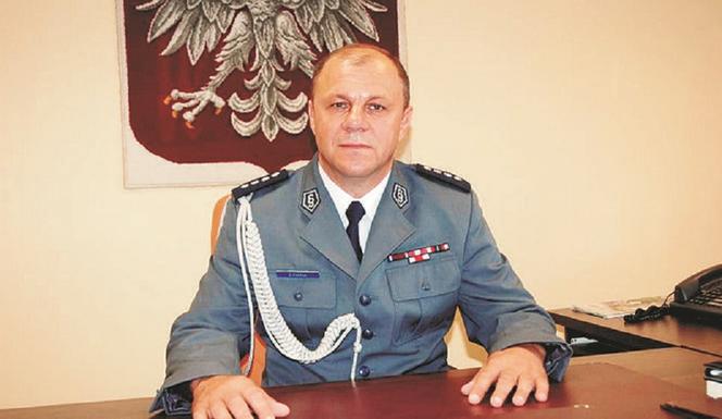 Pijany komendant leżał pod Lidlem bez butów
