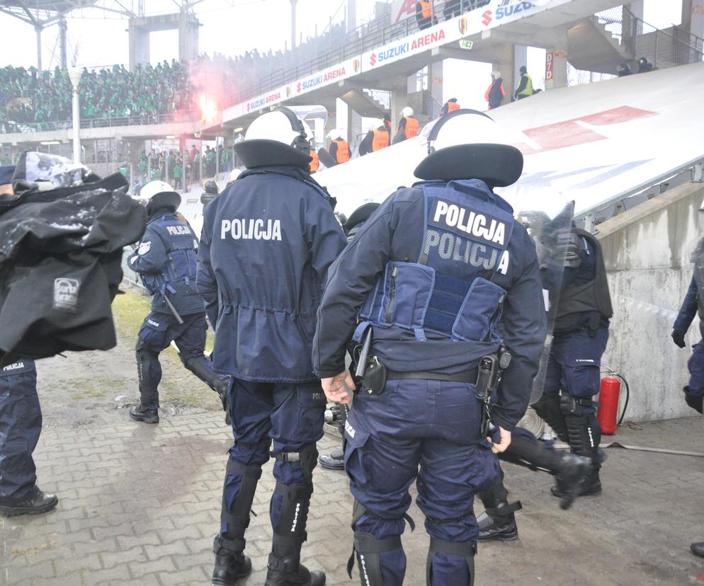 Policja zatrzymała pseudokibiców po meczu Korona - Radomiak