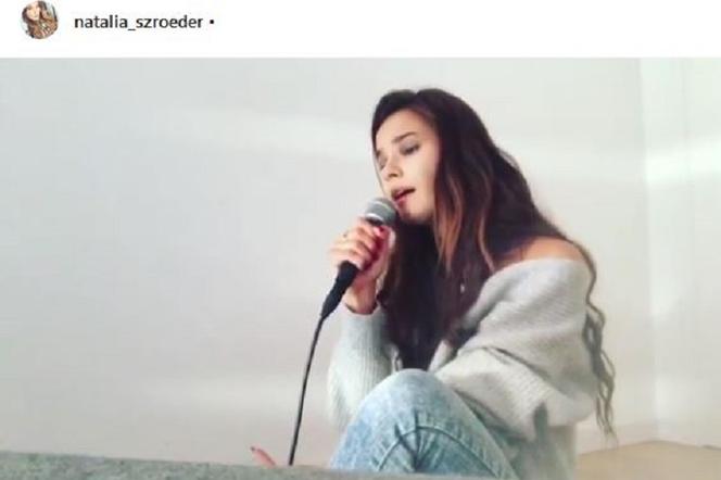 Natalia Szroeder śpiewa piosenkę Ariany Grande
