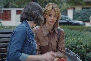 M jak miłość odc. 1782. Kama (Michalina Sosna), Ania (Alina Szczegielniak)