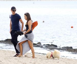 Piotr Żyła i Marcelina Ziętek na plaży