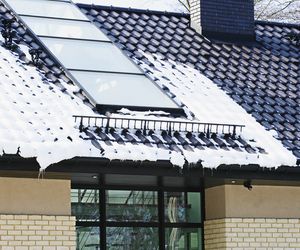 Zabezpieczenia przeciwśniegowe na dach: aktualne ceny we wrześniu 2025