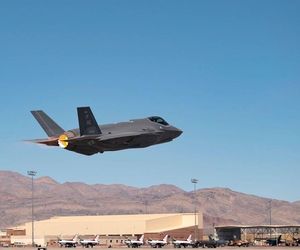 F-35A z bombą B61-12