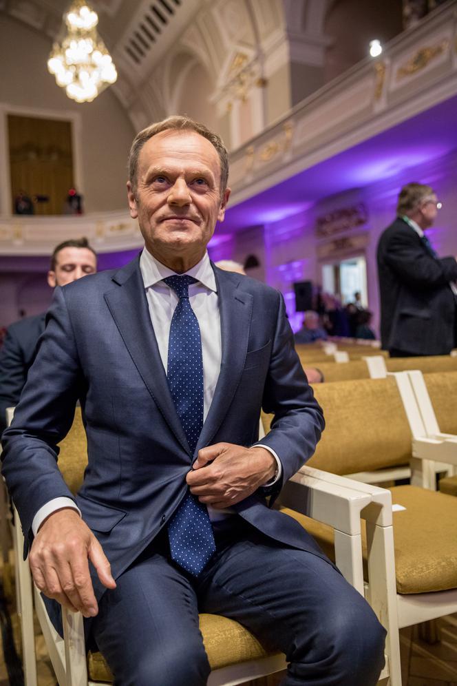 Tusk ruszył w Polskę