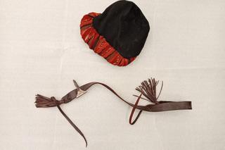 Oryginalne stroje i rekwizyty z filmu „Ogniem i mieczem” na wystawie na Zamku w Janowcu