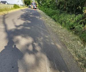 Horror na drodze. Motocyklista roztrzaskał się pod własnym domem. Nie żyje 35-latek 