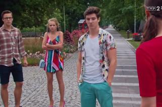 Barwy szczęścia odc. 1962. Laura (Kim Grygierzec), Justin (Jasper Sołtysiewicz), Oliwka (Wiktoria Gąsiewska), Kajtek (Jakub Dmochowski)