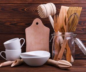 Tu powinny trafić drewniane deski do krojenia. Wiele osób nadal wyrzuca je do złego śmietnika