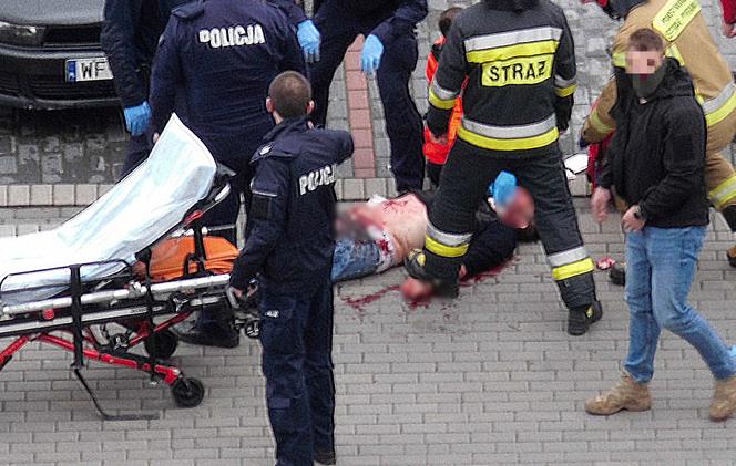 Strzelanina na Gocławiu w Warszawie. Morderca leżał we krwi na ulicy. Powód awantury szokuje