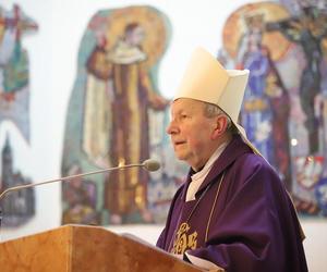 Bp Jan Zając: Wielki Post jest wielkim wołaniem miłości