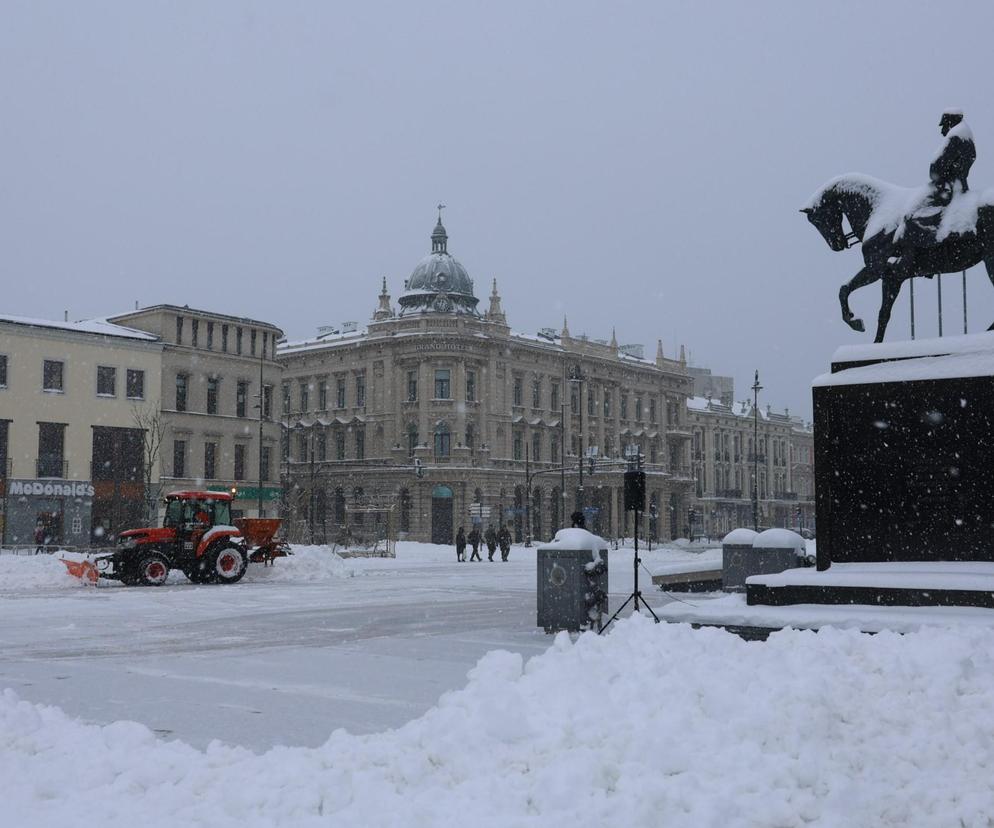 Śnieżyca w Lublinie. Zobacz na zdjęciach, ile śniegu napadało!