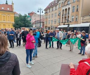 Protest kobiet w Bydgoszczy po śmierci ciężarnej pani Doroty. „Chcemy żyć w Europie XXI wieku”