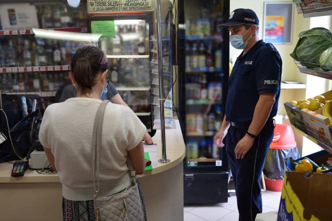 Nalot policji i sanepidu na sklepy