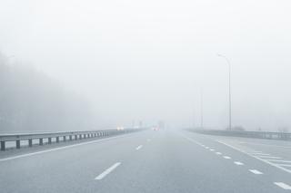 Ostrzeżenie IMGW - gęsta mgła we Wrocławiu