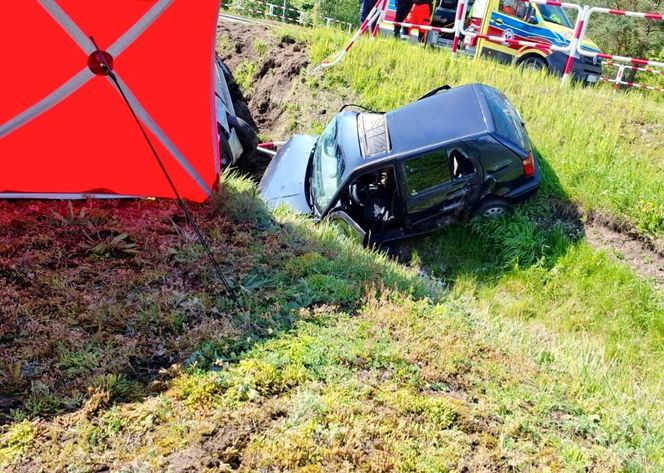 Tragedia na Mazowszu. 95-latek zginął w wypadku. Cztery osoby ranne, w tym dwie nastolatki