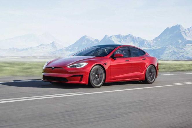 Tesla Model S lifting 2021