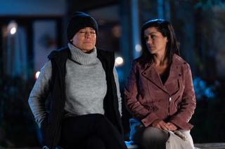 M jak miłość odc. 1708. Magda (Anna Mucha), Kinga (Katarzyna Cichopek)