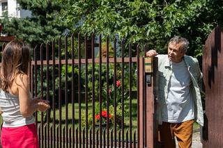 Barwy szczęścia odc. 2929. Kasia (Katarzyna Glinka), Czesław Zarzeczny (Marian Jaskulski)