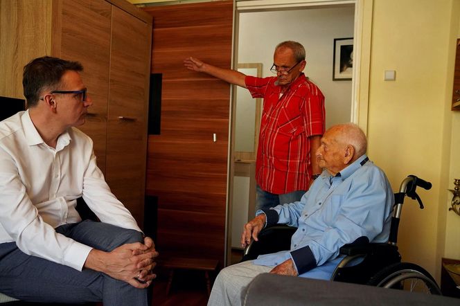 Niezwykły jubileusz w Jastrzębiu-Zdroju. Pan Leopold skończył 101 lat i wciąż zadziwia