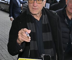 Robert De Niro już w Polsce. Aktor przyłapany na lotnisku w Warszawie