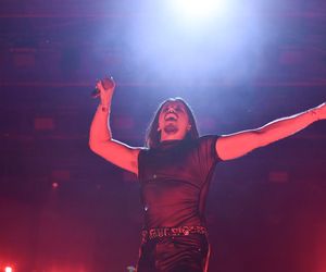 Michał Szpak przyłapany bez spodni za kulisami koncertu. Tego nie pokazali w TV!