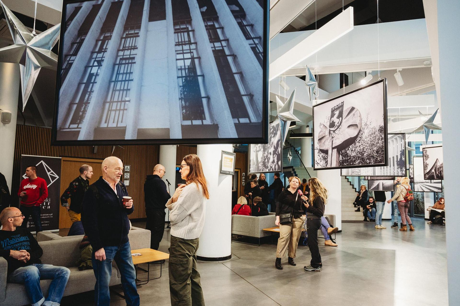Szlak Konińskiego Modernizmu - zobacz zdjęcia architektury i sztuki Nowego Konina