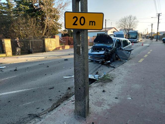 Czołowe zderzenie na ulicy Kościelnej w Starachowicach