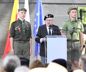 Prezydenci podziękowali Powstańcom Warszawskim. Spotkanie weteranów z  Andrzejem Dudą i Rafałem Trzaskowskim