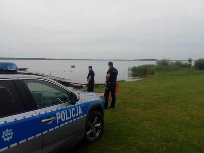 Wodzisław Śląski. 37-latek utonął w jeziorze. Zaczął tonąć 20 metrów od brzegu