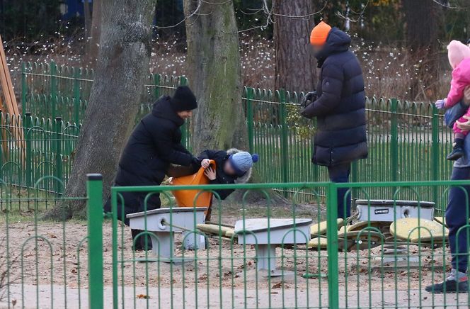 Całuśny mąż Kaczyńskiej nie dał jej wytchnienia pod jemiołą 