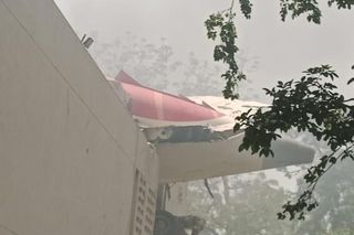 Samolot ze 133 osobami rozbił się w Indiach