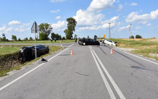 Poważny dzwon i zabity pieszy. Dwa koszmarne wypadki drogowe na Podkarpaciu