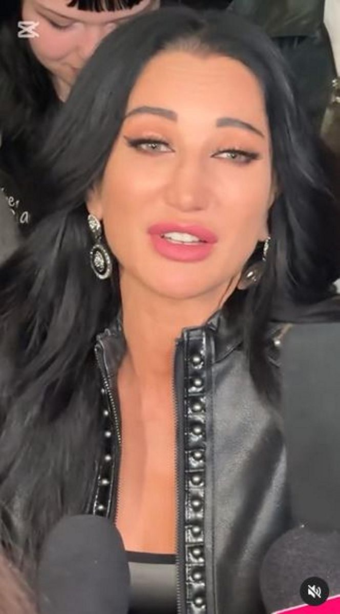 Tak fani powitali Justynę Steczkowską na lotnisku. Były łzy i tulenie. "Byłaś najlepsza"!