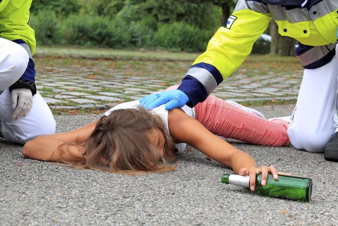 Morawica: pijana 13-latka potrącona na pasach. Sprawca uciekł