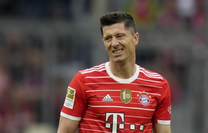 Robert Lewandowski zasuwał na treningu Bayernu, ale radości próżno szukać. Te zdjęcia mówią wszystko