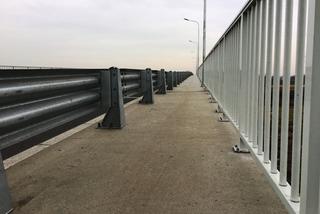 Odnowiono też most prowadzący do Niepołomic