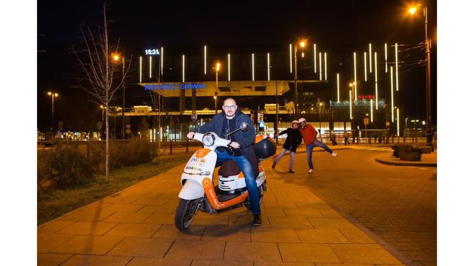 Stworzyli kalendarz ze znanymi bydgoszczanami! Cały dochód przekażą na dom dziecka