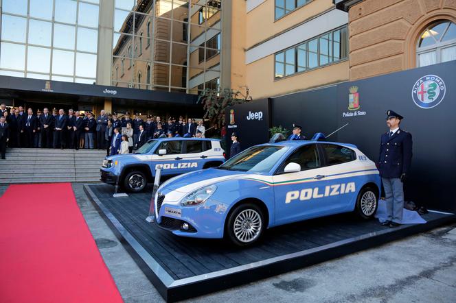 nowe radiowozy włoskiej policji