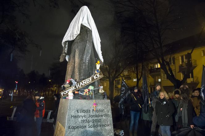 Jankowski bez honoru i pomnika