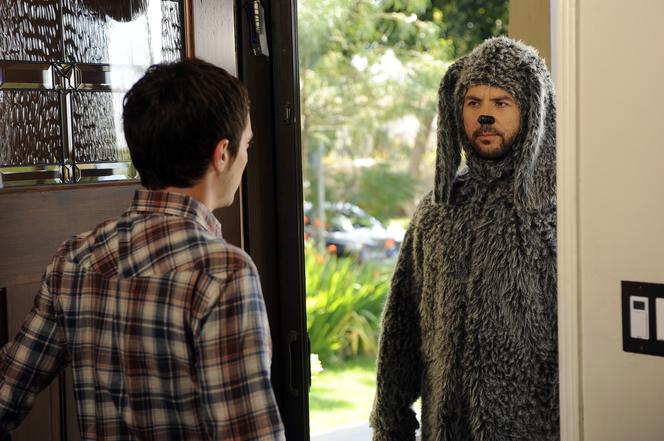 Wilfred. Ryan Newman (Elijah Wood), Wilfred (Jason Gann)