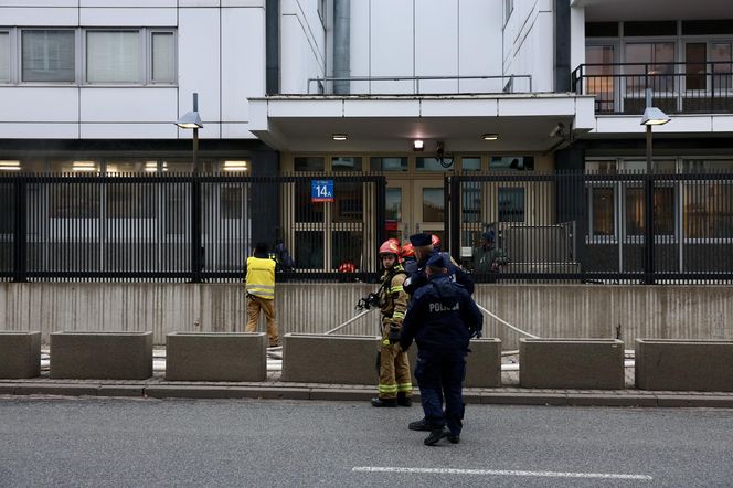 Zamknięta ulica w centrum Warszawy. Tajemnicze ćwiczenia, chodzi o ambasadę.