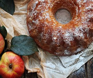 Jabłkowa babka: łatwy przepis na pyszne ciasto z tartymi jabłkami