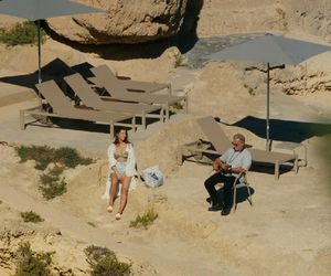 Barwy szczęścia, odcinek 3145. Regina (Kamila Kamińska), grajek (Roberto Catalano Favacchio)