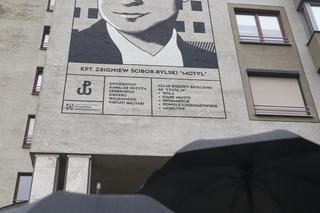 Odsłonięcie muralu poświęconego gen. Zbigniewowi Ściborowi-Rylskiemu