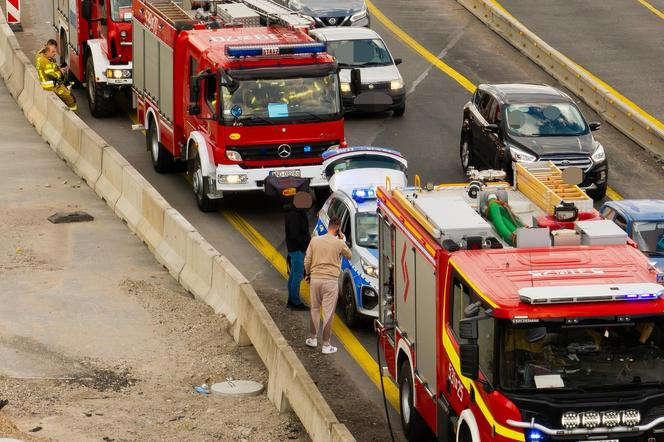 Jeepem wylądował na dachu. Poważny wypadek na S7 pod Warszawą, kierowca był pijany