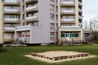 7 olbrzymich wieżowców, w każdym prawie 1000 mieszkańców. Te bloki-gwiazdy wybudowano w PRL-u