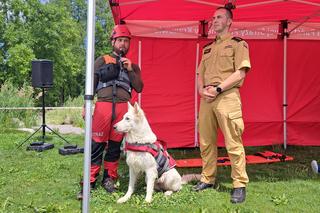 Strażacy pokazali, jak uratować tonącą osobę